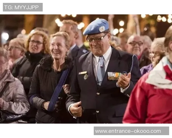 七十六人逆袭雷霆展现团队精神与顽强斗志的精彩对决